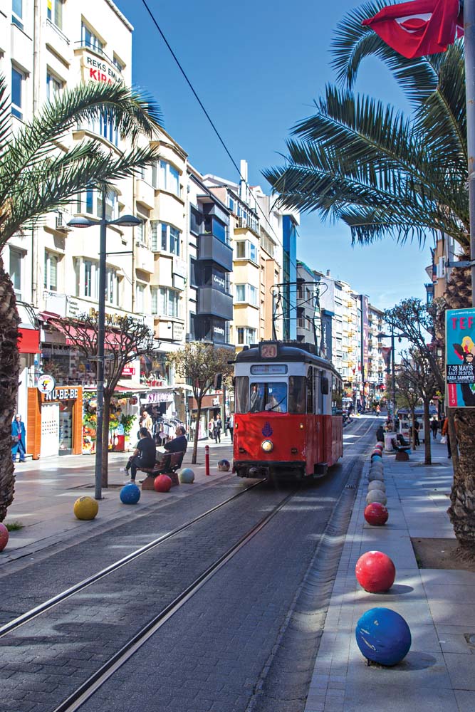 nostalgic-tram-at-istanbul-turkey